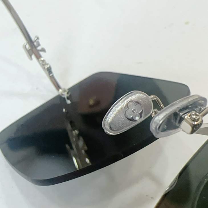 Picture of Louis Vuitton Sunglasses _SKUfw76300624fw